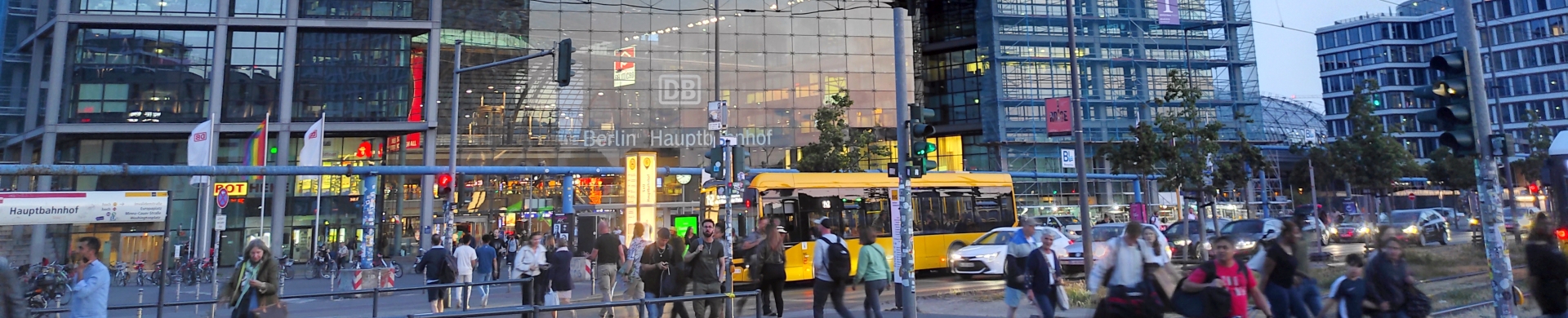 23-06-berlin-hbf-verkehr_1920-390.jpg